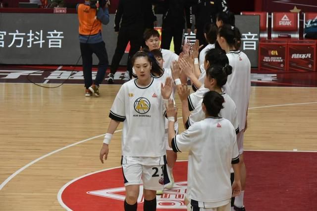 美女的尿口